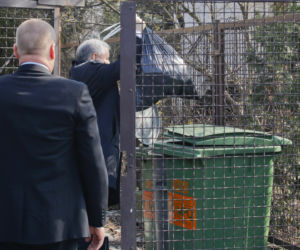 Kaczyński zapłaci więcej za śmieci