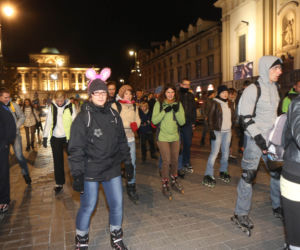 Nightskating. Warszawa na rolkach [Zdjęcia]