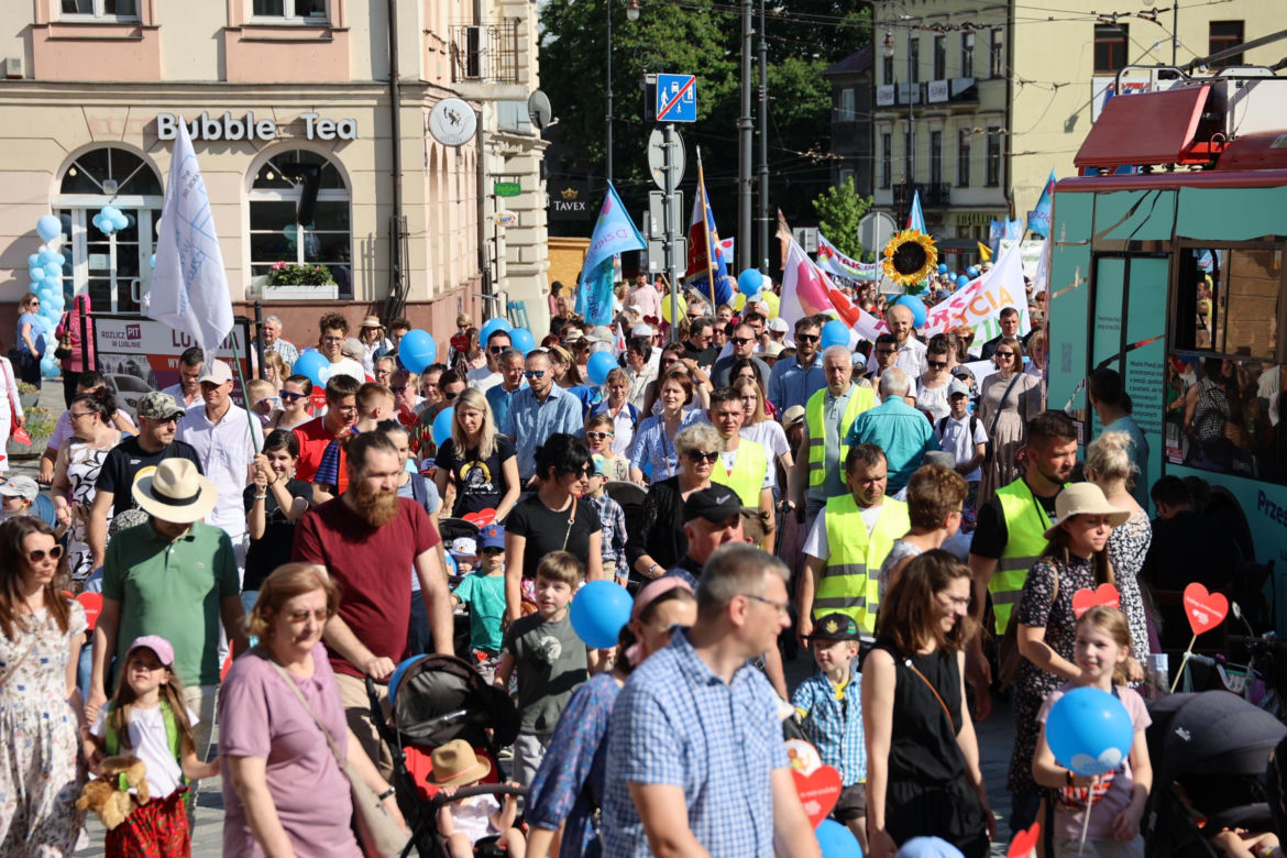 Marsz dla Życia i Rodziny 2024 w Dzień Matki przeszedł przez centrum Lublina