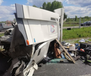 Wypadek na S8 pod Wyszkowem! Potężne zderzenie ciężarówek, busa i osobówki! Na miejscu śmigłowiec (ZDJĘCIA]