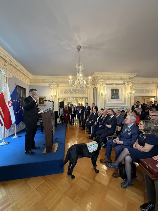 Wręczenie Krzyża Wielkiego Orderu Zasługi RP rodzicom Michaela Ollisa w Waszyngtonie, DC