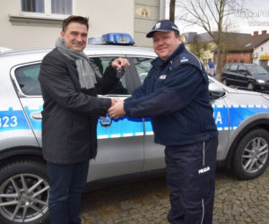 Nowy radiowóz dla policjantów Tworoga