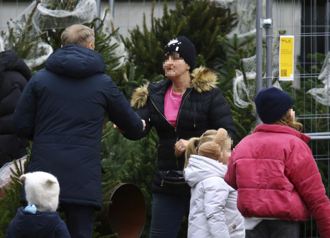 Premier Donald Tusk ma gest? Kupił dwie choinki i odmówił reszty