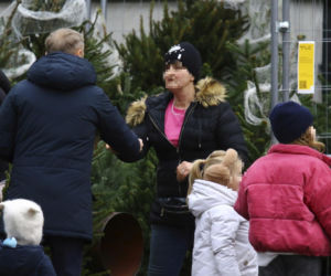 Premier Donald Tusk ma gest? Kupił dwie choinki i odmówił reszty