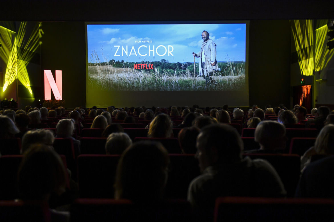 Łzy wzruszenia na pokazie nowej wersji filmu "Znachor"