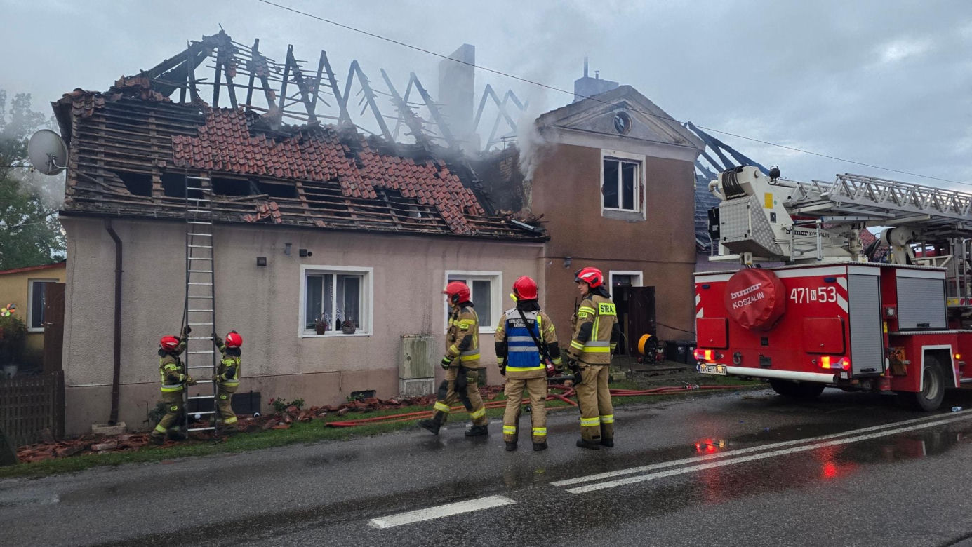 Pożar domu we wsi Winda. Nie żyją dwie osoby