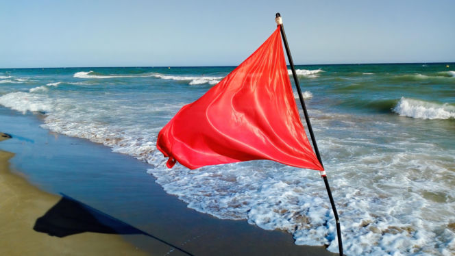 Zamykają plaże na potęgę! Zakaz kąpieli na ponad 100 kąpieliskach nad Bałtykiem