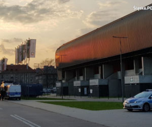 Tychy: Policjanci kontra pseudokibice. Gorąco po meczu GKS-u! Starcie ponad 200 osób