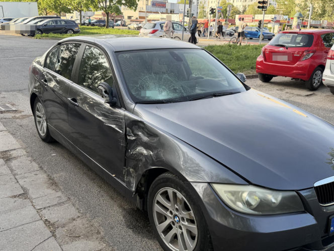 36-latek w BMW nie ustąpił motocykliście. 59-latek wylądował w szpitalu