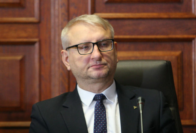 Wyleciał z PiS przez romans z piękną Izabelą. Twierdziła, że jest zboczeńcem i wcieleniem diabła