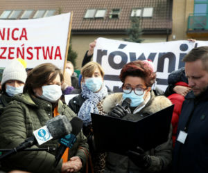 Pierwsze damy Jolanta Kwaśniewska i Anna Komorowska w Michałowie. Wzięły udział w akcji Matki na granicę