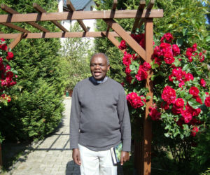 ksiądz John Boshabora