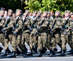 Defilada wojska w Warszawie