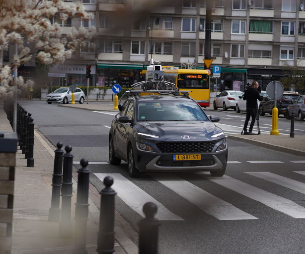 Warszawskie, prywatne Street View. „Sprawdzi dziury, przewrócone znaki, nielegalne reklamy”
