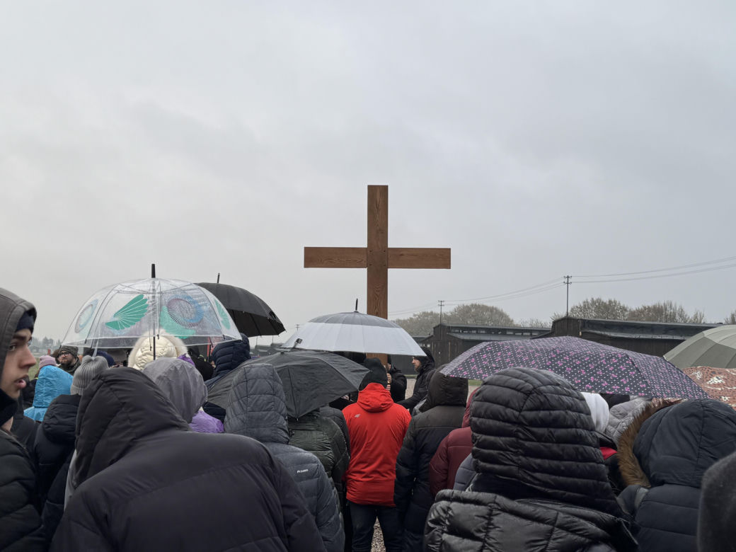 Tak wyglądała jubileuszowa Droga Krzyżowa na Majdanku 2025