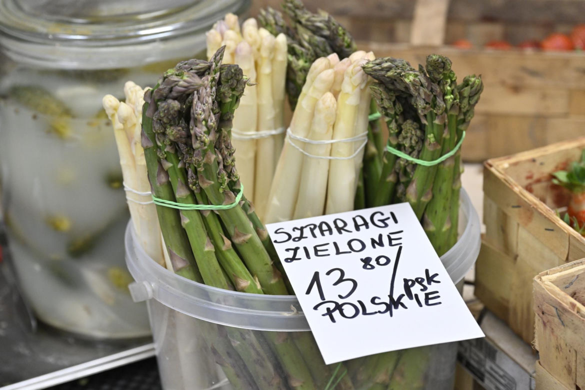  Ceny nowalijek na warszawskich bazarach szokują. Byliśmy i sprawdziliśmy ile trzeba zapłacić