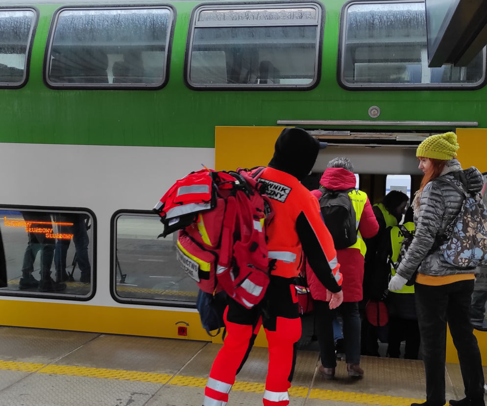Pociąg Kolei Mazowieckich z pomocą humanitarną dla Ukrainy