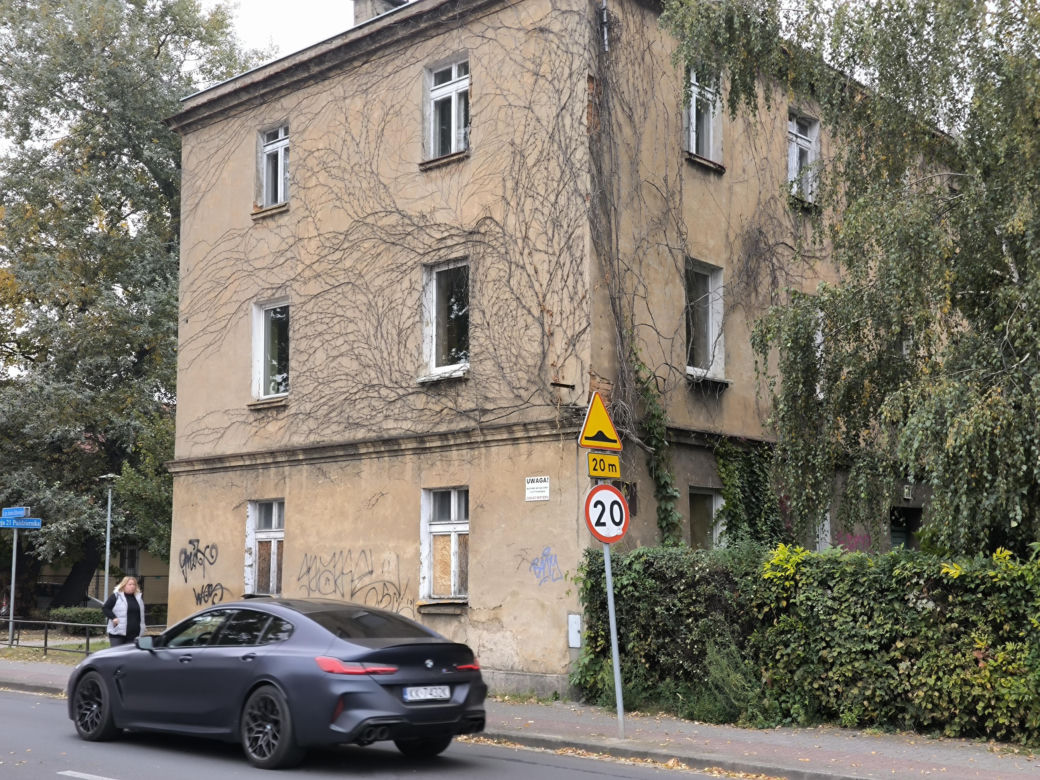 Stara kamienica na Dąbrowskiego w Lesznie