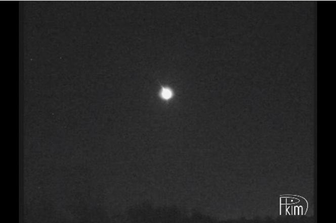 Meteor nad Polską - błysk jak kometa rozświetlił niebo