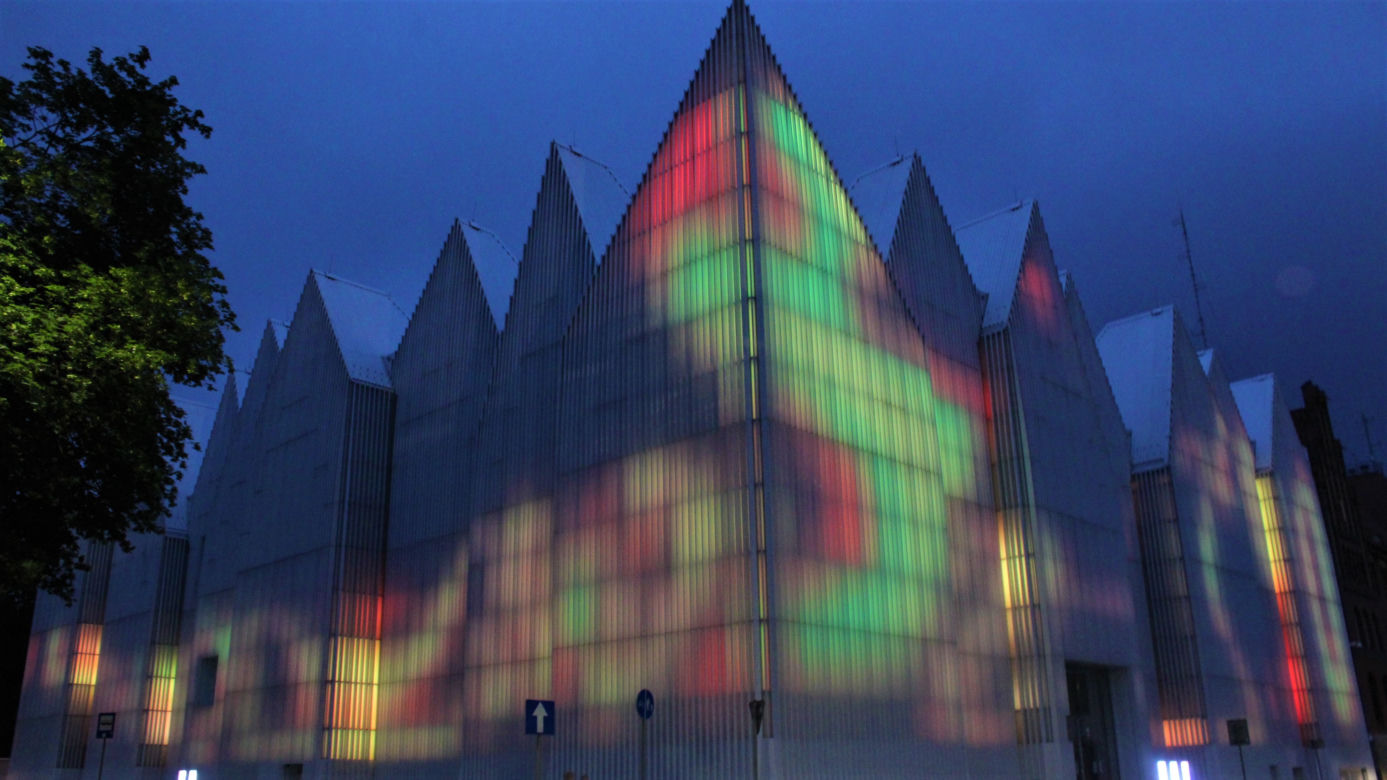 Pokaz iluminacji Filharmonii w Szczecinie z okazji Święta Muzyki