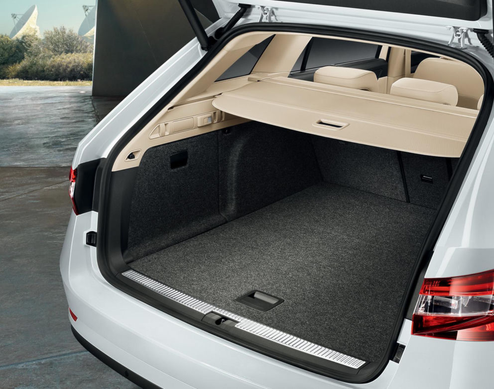 Nowa Skoda Superb Combi