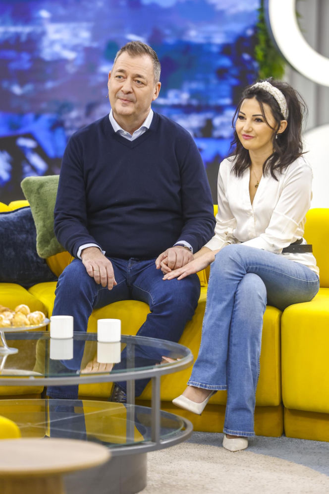 Jacek Rozenek po chorobie pokazał się z żoną. Tak mówią o różnicy wieku