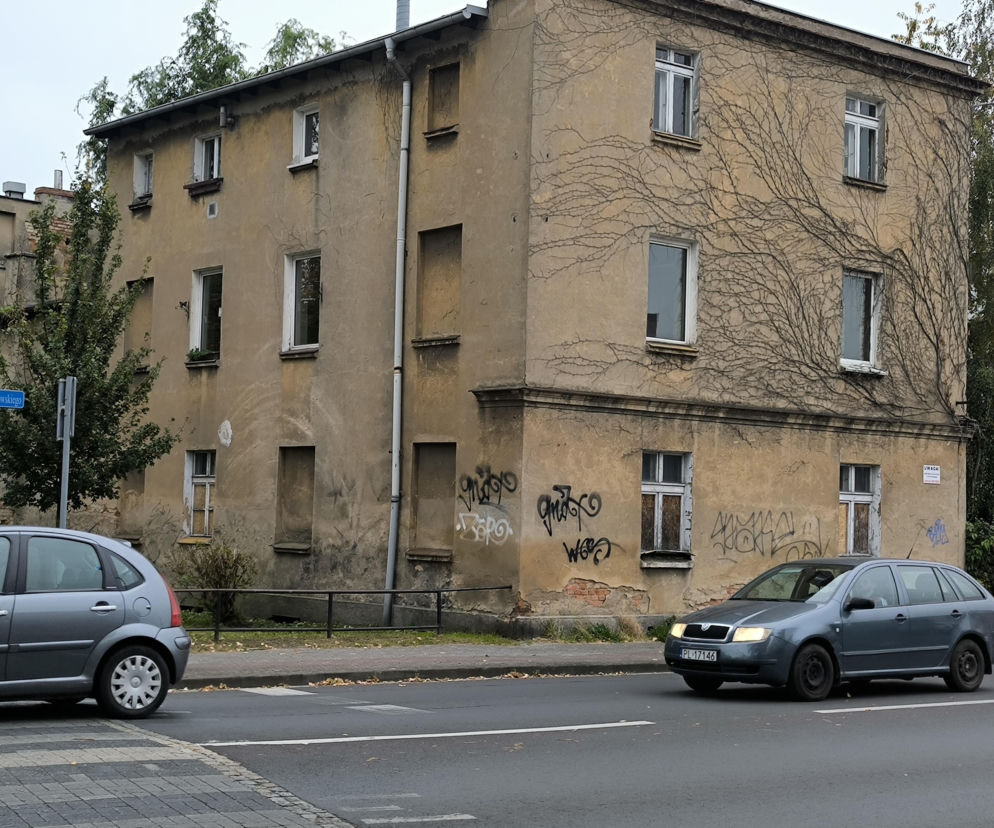 Stara kamienica na Dąbrowskiego w Lesznie