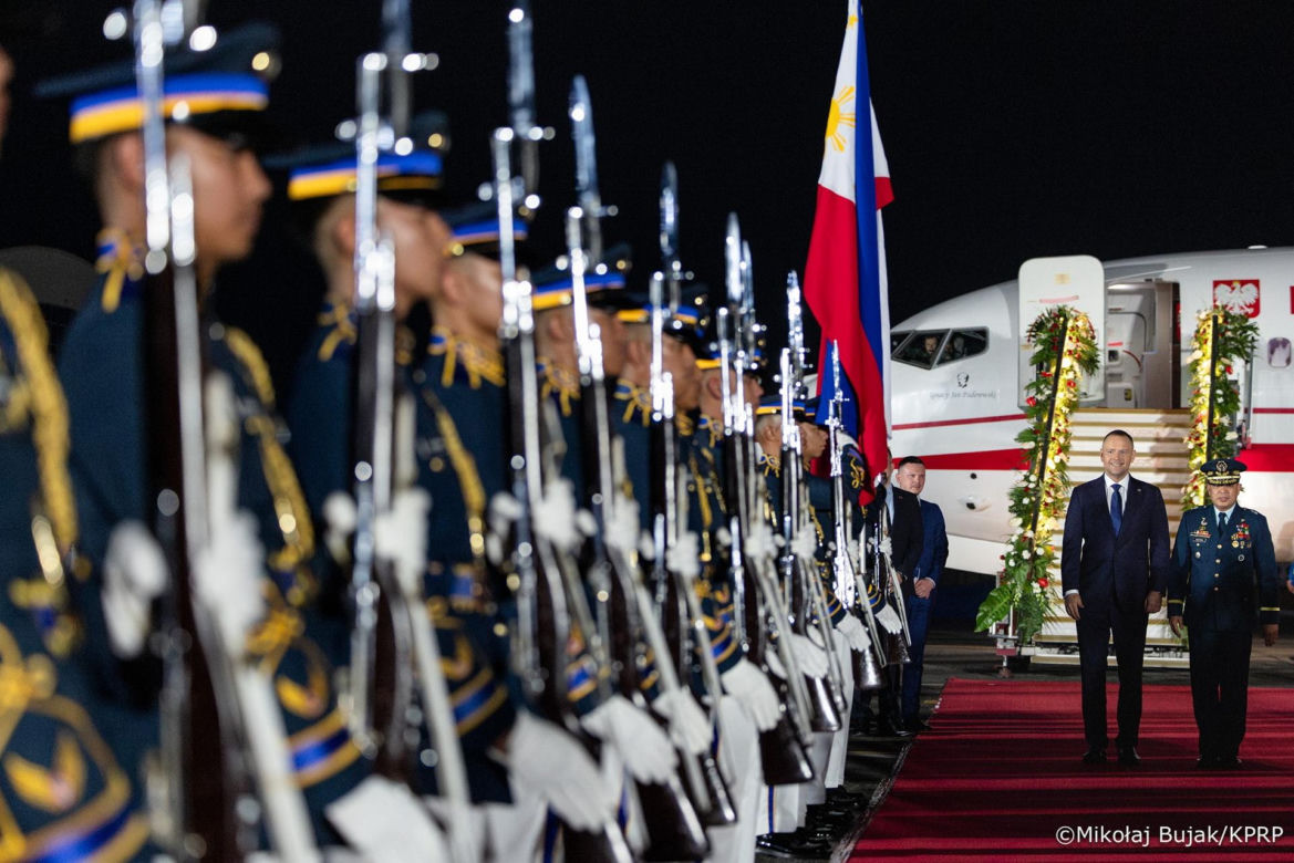Karol i Marta Nawroccy już na Filipinach. Tak zaczęła się historyczna wizyta