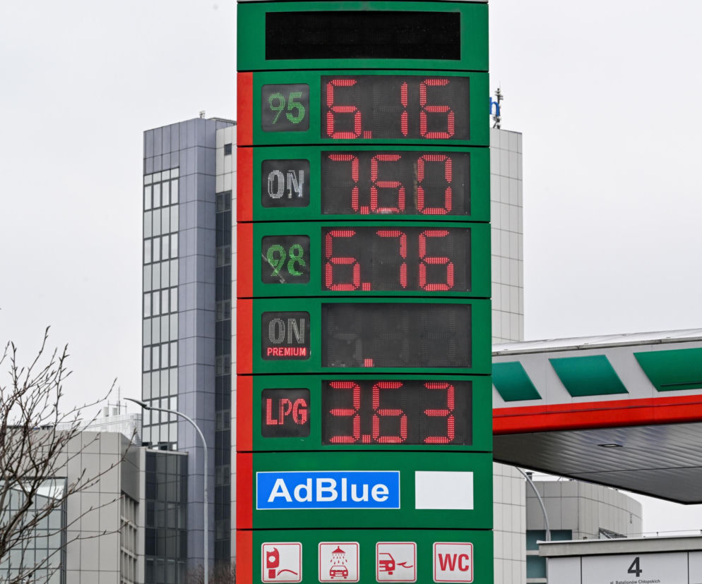Polacy zadowoleni z obniżki cen paliw