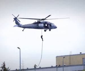 Lublin: Policyjny helikopter krążył nad miastem. Poważne działania policyjnych komandosów 