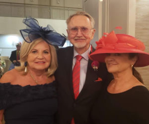 Wiosenny Bal „Szalonych Kapeluszy Daru Serca w Chicago