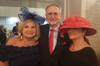 Wiosenny Bal „Szalonych Kapeluszy Daru Serca w Chicago