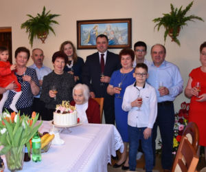 NIESAMOWITE! Pani Karolina żyje już 106 lat! Zdradziła receptę na długowieczność