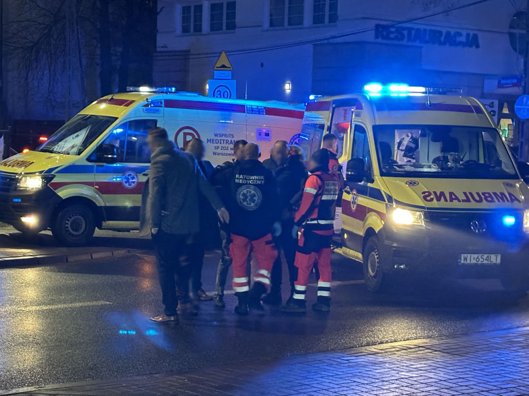Pijacka zadyma we Włochach, nieprzytomny leżał na ulicy. W ruch poszły jajka