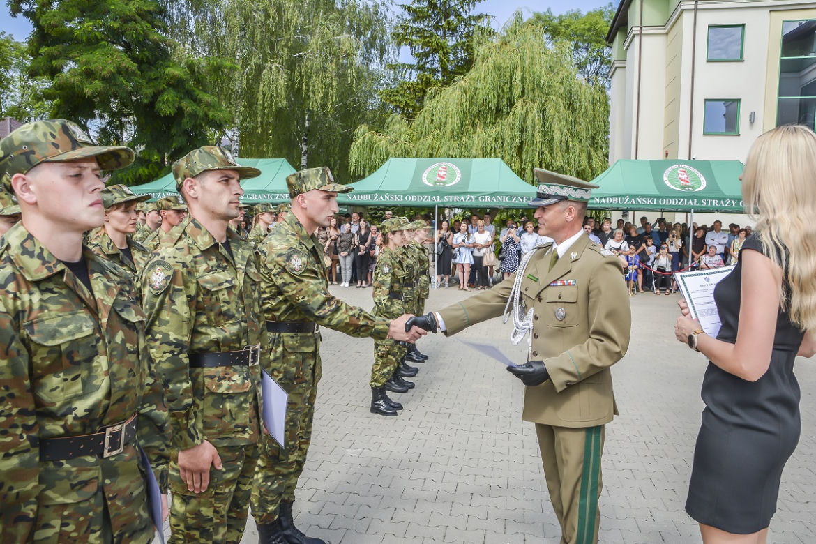 Lubelskie: Kilkudziesięciu nowych strażników granicznych. To największa grupa od wielu lat! [GALERIA]