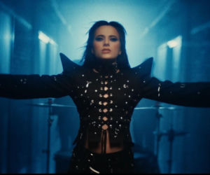 Metalowa wokalistka z Rumunii wzbudziła kontrowersje. Wszystko przez utwór na Eurowizję 