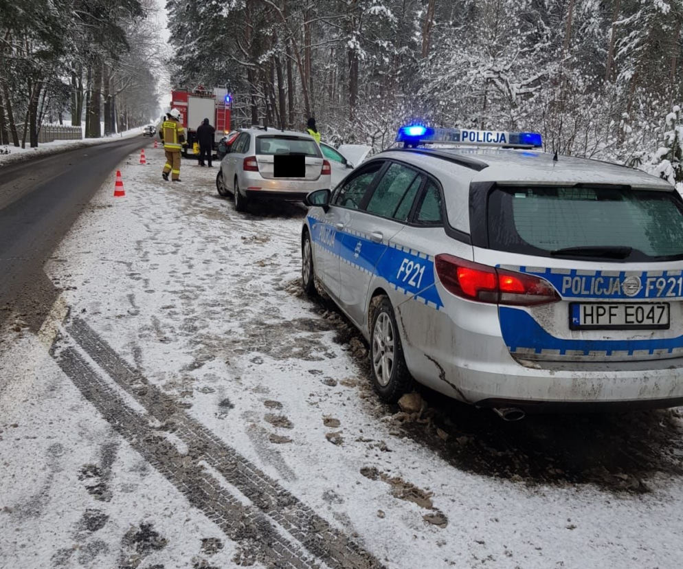 Czarny Las: Czołówka dwóch osobówek. Wszyscy uczestnicy trafili do szpitala. Wśród ofiar 2-letnie dziecko!  