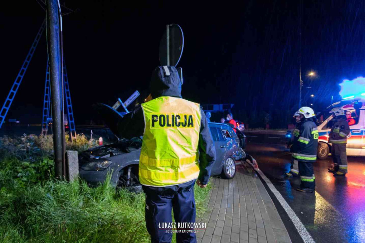 Knyszyn. Zderzenie ciężarówki z osobówką. Ranna kobieta z dzieckiem