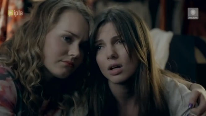 To nie koniec świata odcinek 8. Anka (Karolina Gorczyca), Ula (Magdalena Lamparska)
