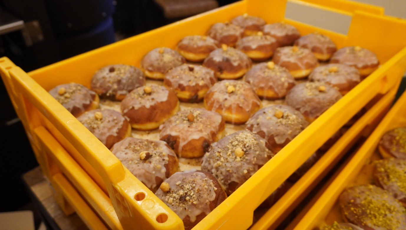 Tłusty Czwartek w Olsztynie. Długie kolejki do cukierni. Jakie pączki olsztynianie wybierają najczęściej?