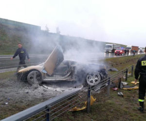 Luksusowe Lamborghini paliło się na A1 koło Tournia! W środku był 42-latek