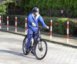 Ostatnie chwile przed wyborami: Trzaskowski na rowerze