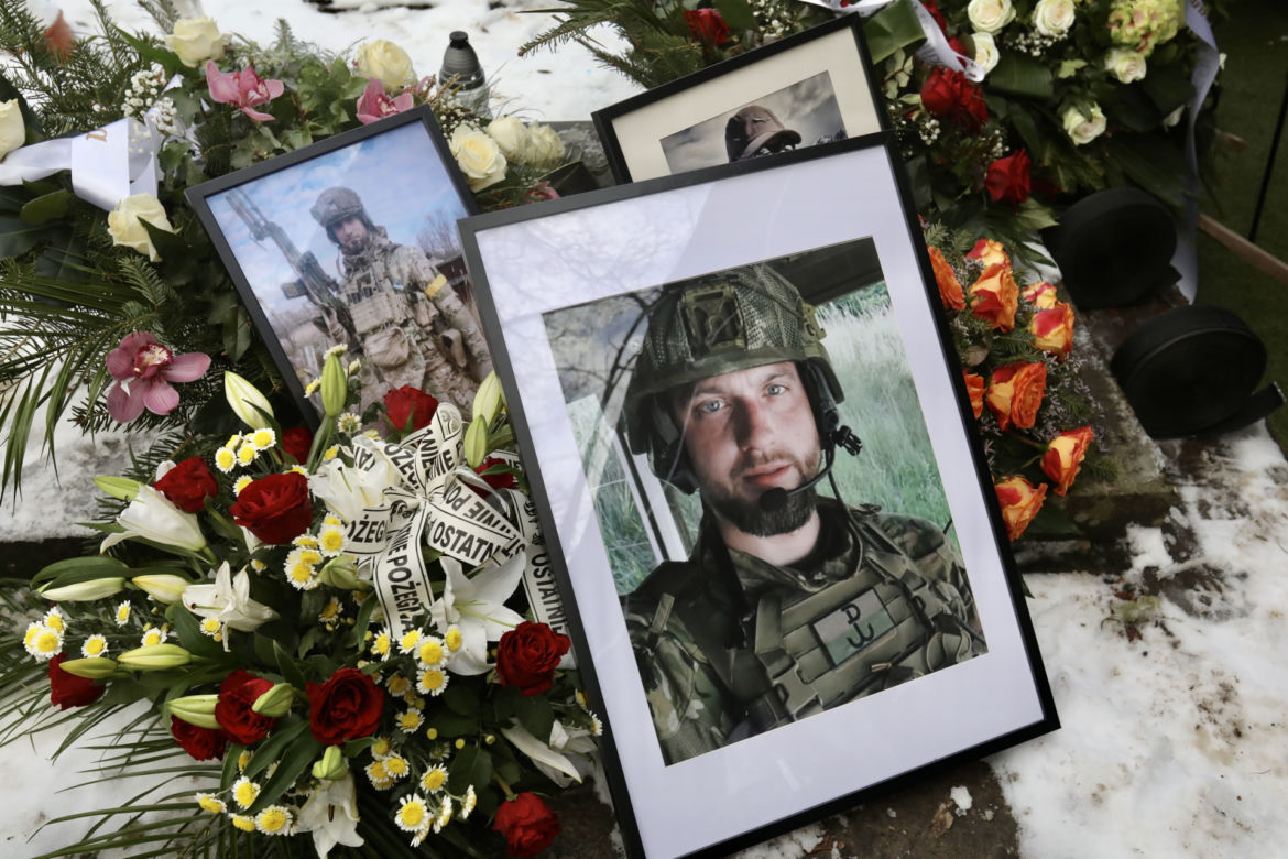 Daniel Sztyber w Warszawie organizował akcje związane z historią Powstania Warszawskiego, działał w Fundacji Żołnierzy AK, był ratownikiem medycznym, płetwonurkiem, skakał na spadochronie