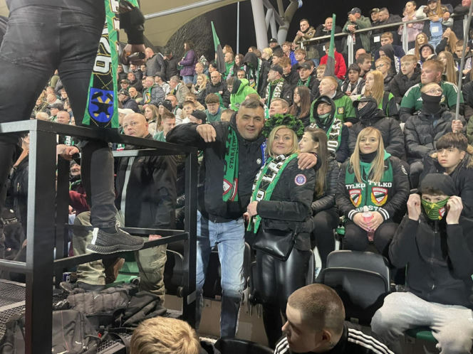 Cztery osoby zatrzymane po awanturze na trybunach. Pseudokibice zepsuli świeto piłki