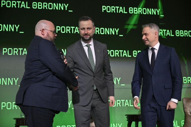 Konferencja Portalu Obronnego „Odporność cyfrowa i informacyjna Polski. Wyzwania w dobie wojny hybrydowej". Drugi panel