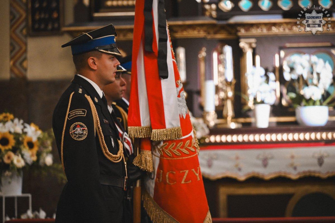 Pogrzeb komendanta policji w Bieruniu. Młodszy inspektor Dariusz Waligóra odszedł na wieczną służbę