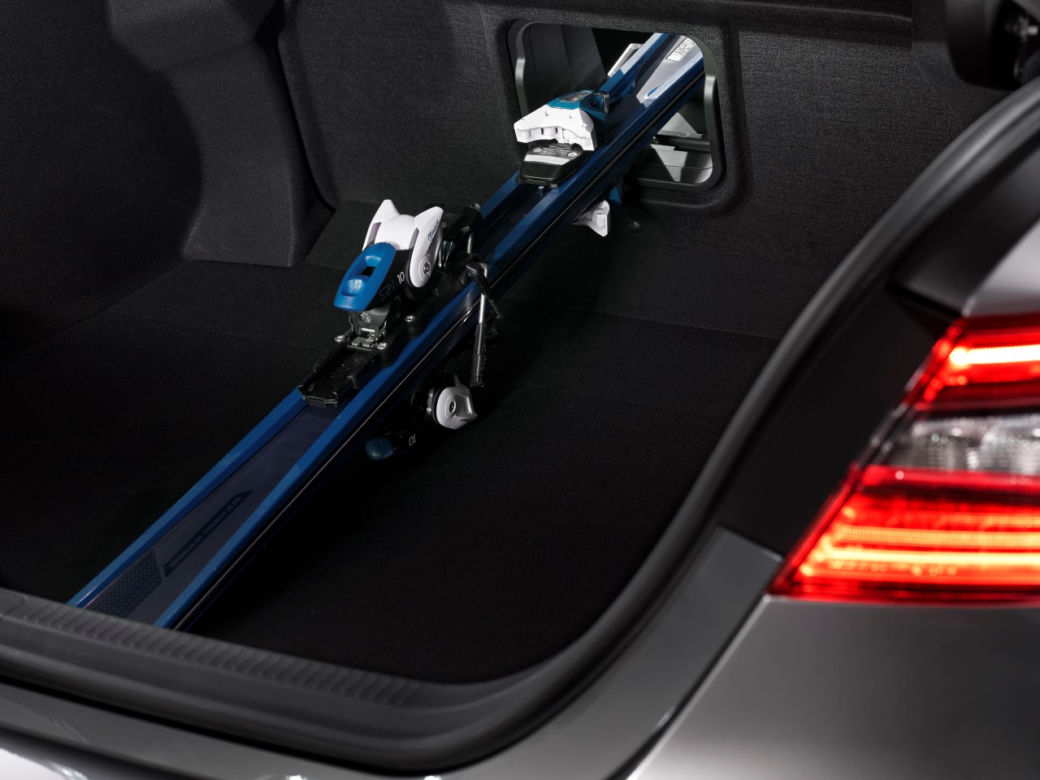 Toyota Camry Hybrid lifting 2021