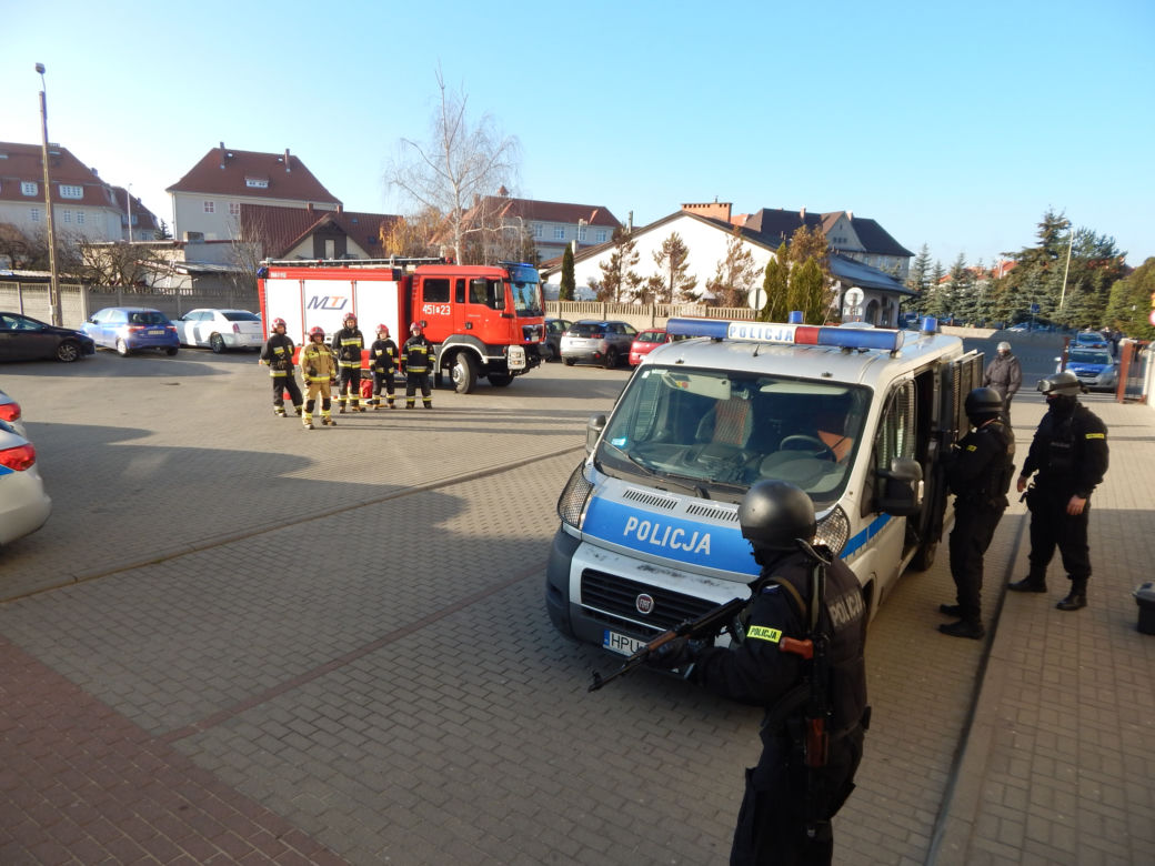 Terrorysta w szkole w Jarocinie. Na szczęście to tylko ćwiczenia