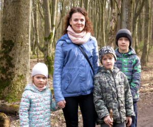 Dobrosława Sobiech (33 l.) z Białegostoku z dziećmi: Lilą (4 l.), Stasiem (7 l.) i Frankiem (9 l.).