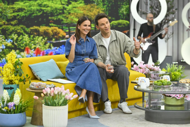 Total look rodem z lat 80. wraca do łask. Zobacz, jak noszą go Paulina Sykut-Jeżyna i Katarzyna Sokołowska